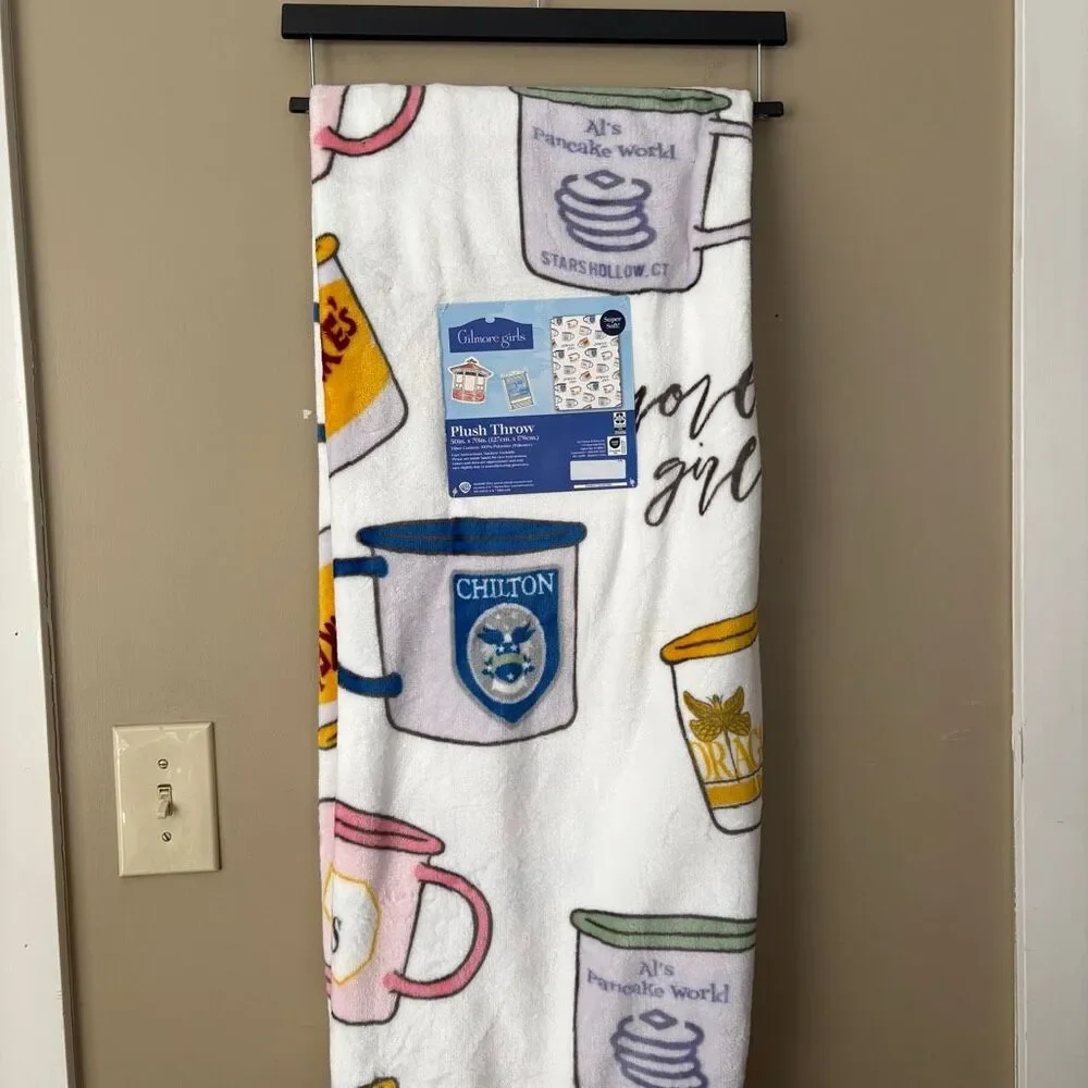 Gilmore Girls Mugs Plush Throw Blanket 50x70 Stars Hollow Chilton Al's Pancake